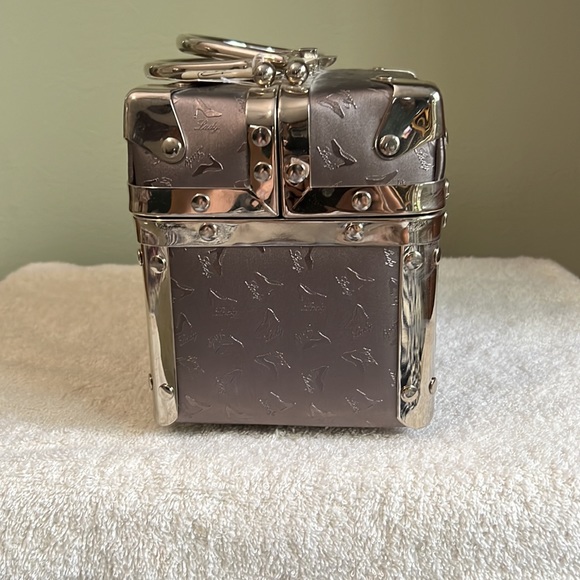 Designer Inspired Train Case With Silver Fabric With Shoe Detail Metal Clasp - Picture 3 of 6